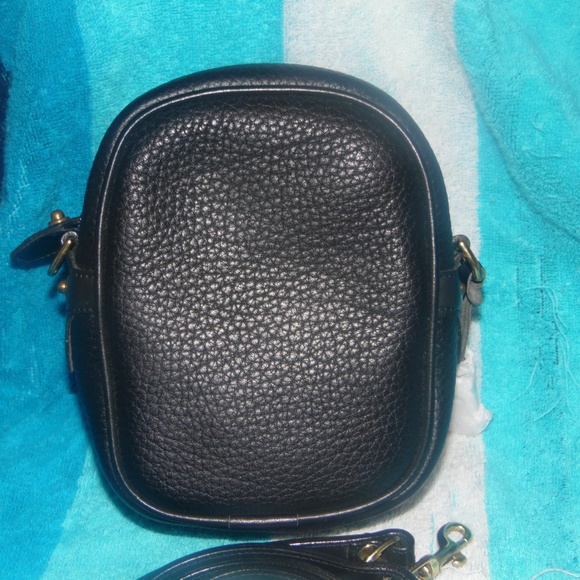 Vintage Dooney and Bourke Mini Explorer Camera Bag - Picture 2 of 6